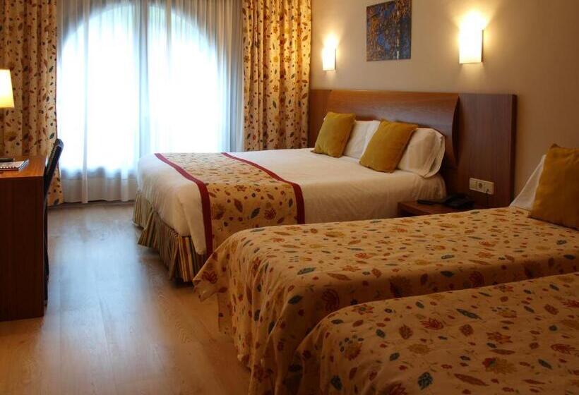 اتاق استاندارد چهار تخته, Guillem & Spa