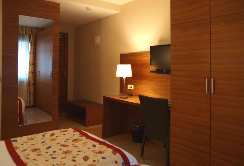 اتاق اکونومی, Guillem & Spa