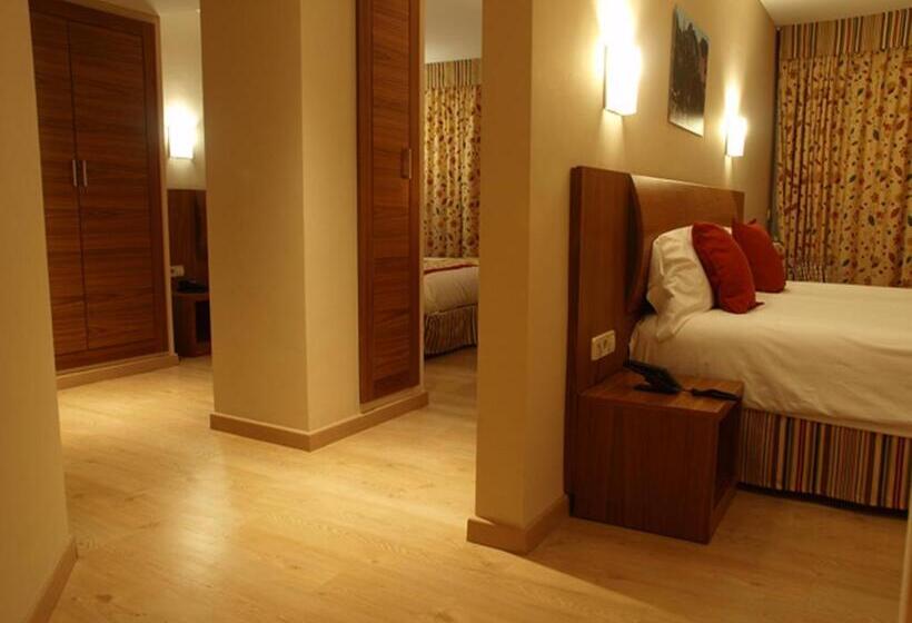 اتاق سوپریور چهار تخته, Guillem & Spa