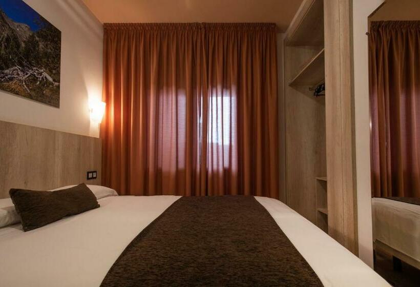 Economy Triple Room, Marco Polo