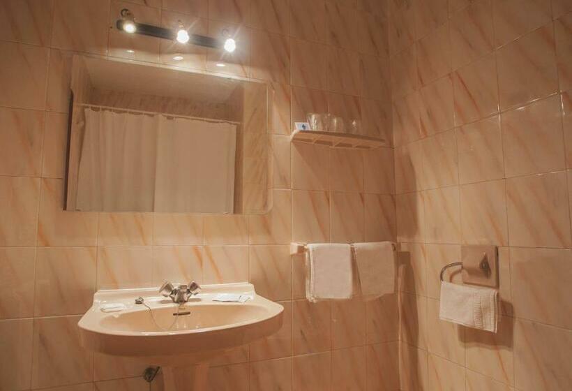 Economy Triple Room, Marco Polo