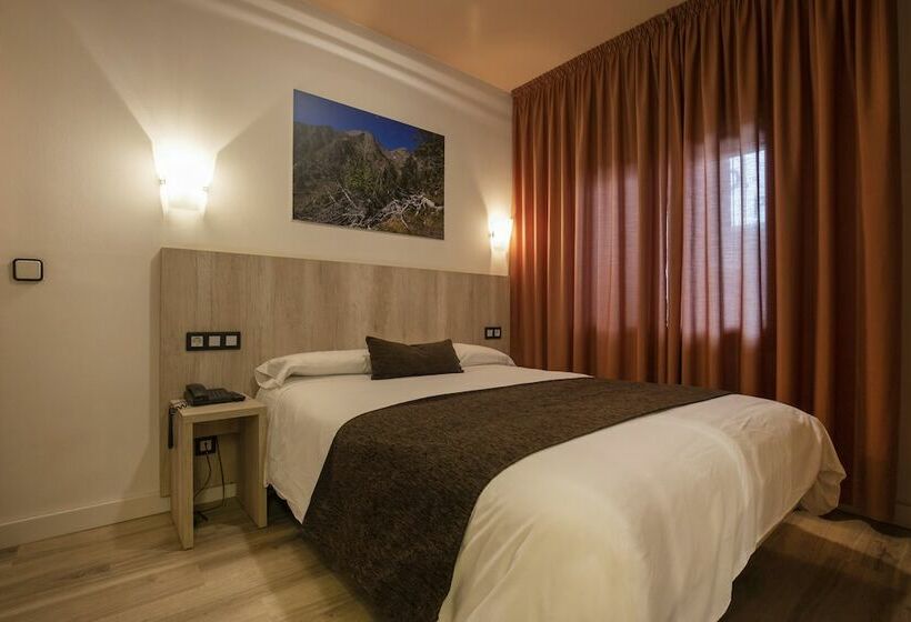 Economy Triple Room, Marco Polo