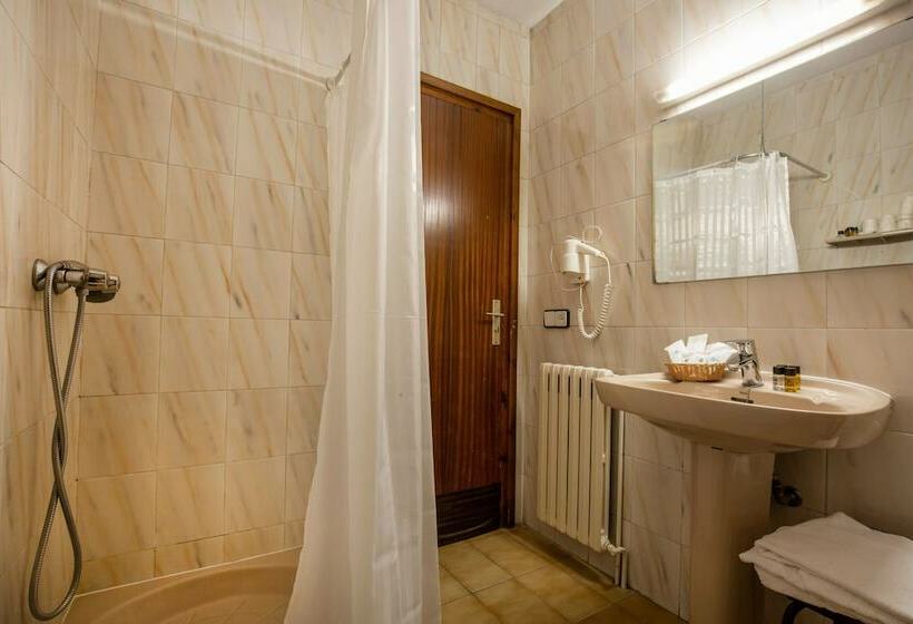 Economy Triple Room, Marco Polo