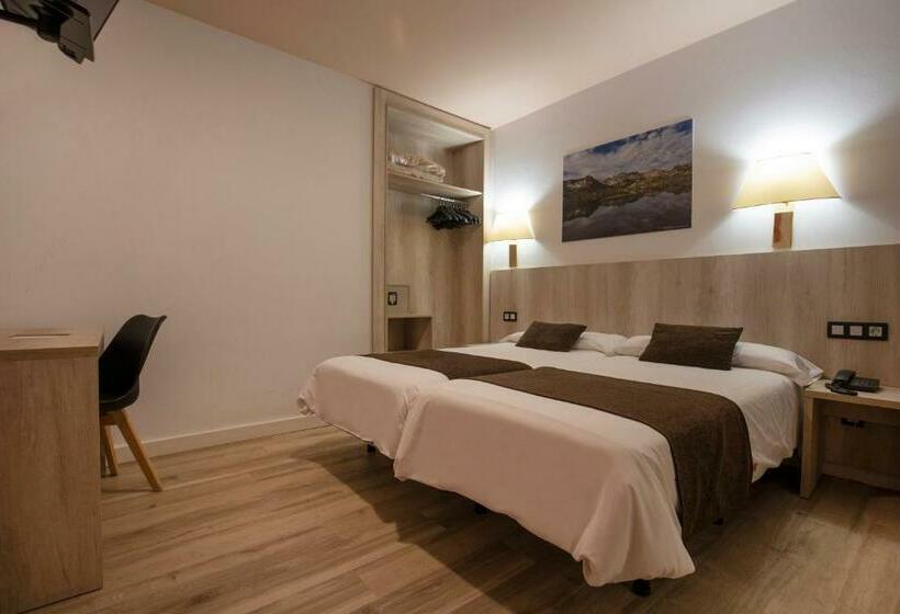 Economy Quadruple Room, Marco Polo