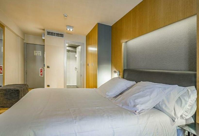 اتاق کلاسیک سه تخته, Roc Blanc Hotel & Spa