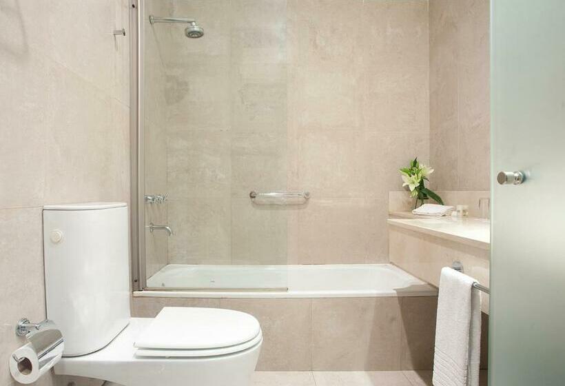 اتاق پریمیوم چهارنفره, Savoy