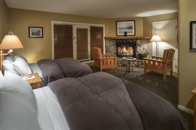 Номер Стандарт 2 Двуспальные Кровати, Emerald Lake Lodge