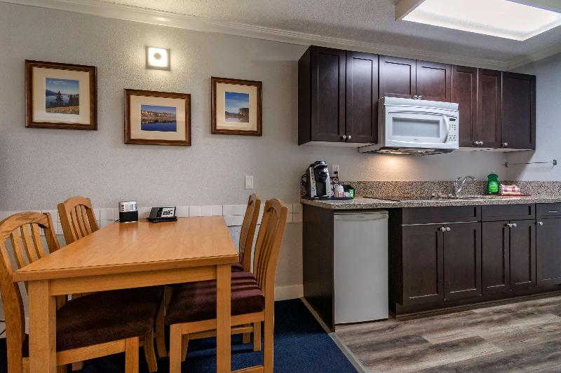 سوئیت اجرایی با تخت کینگ, Best Western Inn At Penticton