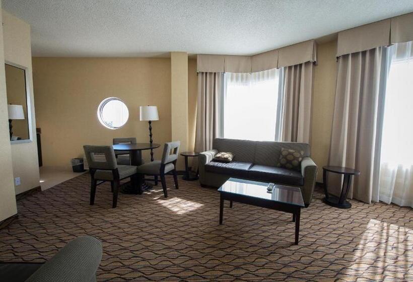 キングサイズベッドのスイートルーム, Holiday Inn Sydney   Waterfront, An Ihg