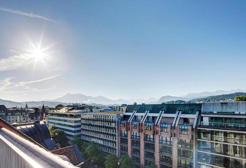 سوئیت با وان آب گرم, Anker Luzern
