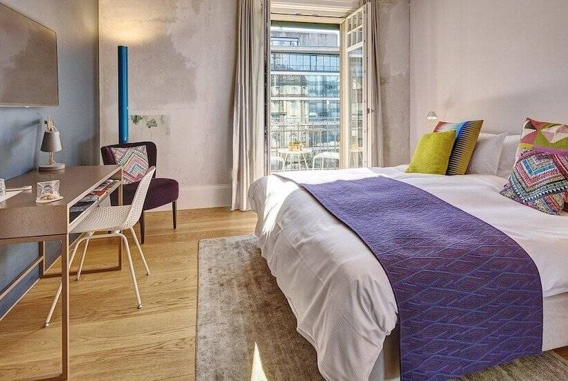 Quarto Superior com Sacada, Anker Luzern
