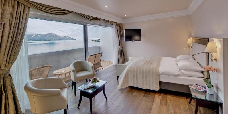 اتاق لوکس با چشم‌انداز دریاچه, Grand Hotel Suisse Majestic, Autograph Collection