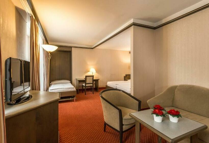 اتاق استاندارد چهار تخته, Monopol Luzern