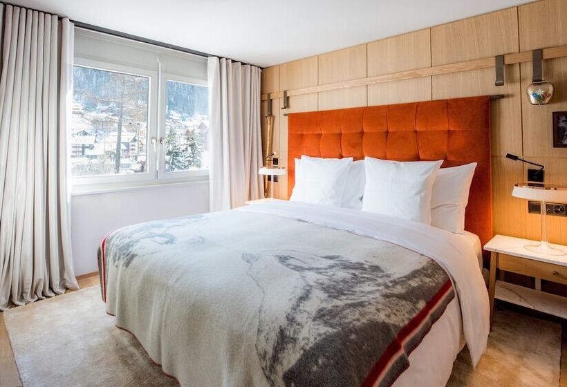 Номер Стандарт, Schweizerhof Zermatt   A Small Luxury