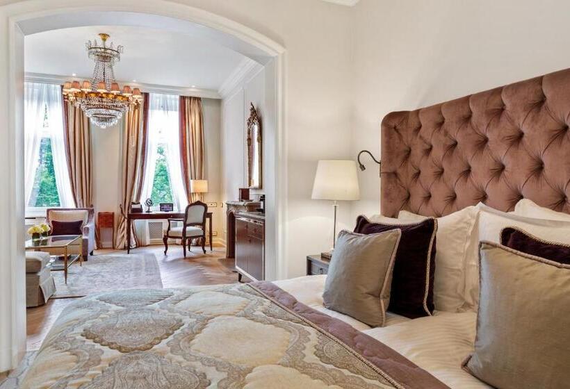 Полулюкс Вид на Озеро, Fairmont Hotel Vier Jahreszeiten, Hotel Des Jahres 2023 & 2024  Die 101 Besten