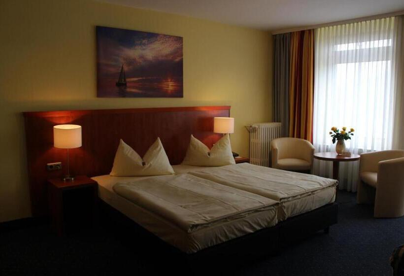 Deluxe room with river view, Parkhotel Rüdesheim