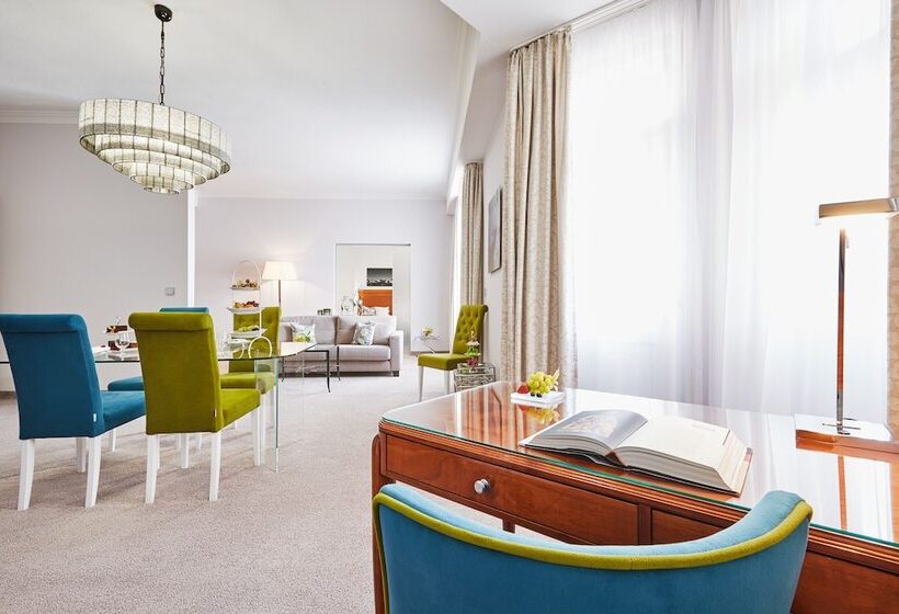 استودیو اجرایی, Grand Hotel Sonnenbichl