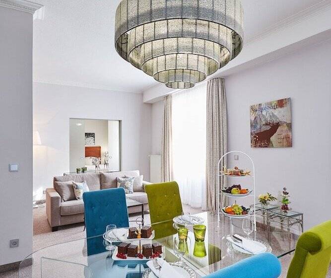 استودیو اجرایی, Grand Hotel Sonnenbichl