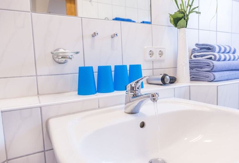 Четырехместный Номер Стандарт, Tiptop Hotel Garni Pfauen