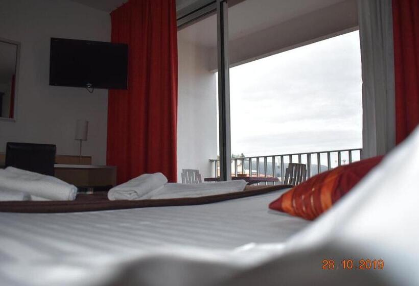 اتاق استاندارد, Hôtel Chris Tel