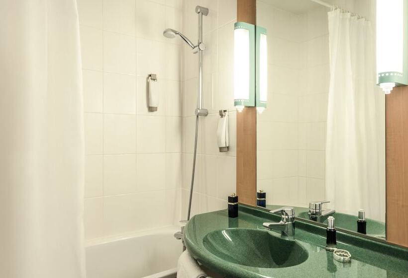Номер Стандарт, Ibis Egletons