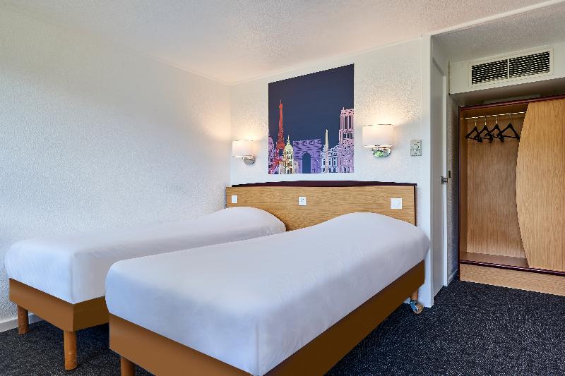 Номер Стандарт, Kyriad Tarbes  Bastillac