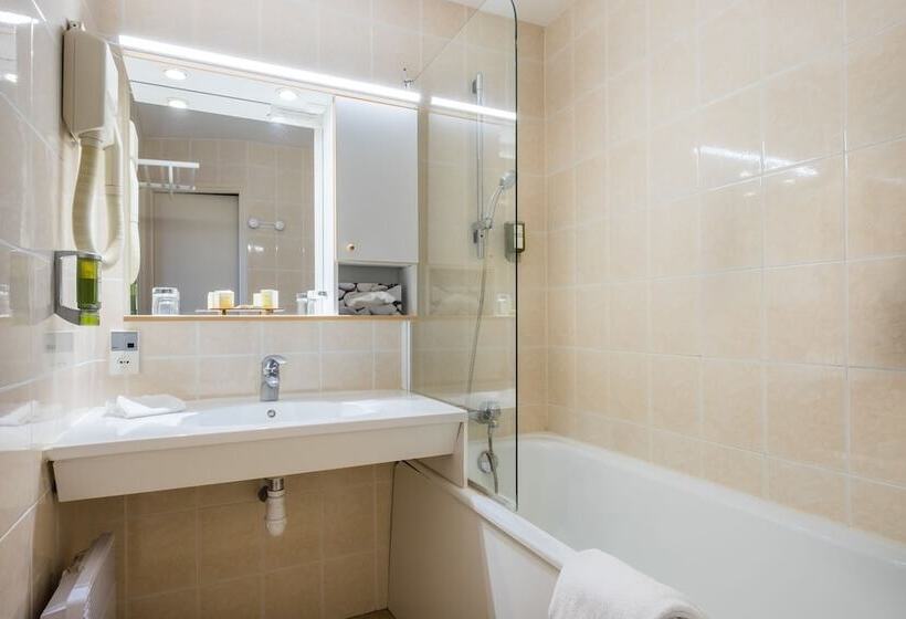 Номер Комфорт, L Ermitage Hotel & Restaurant