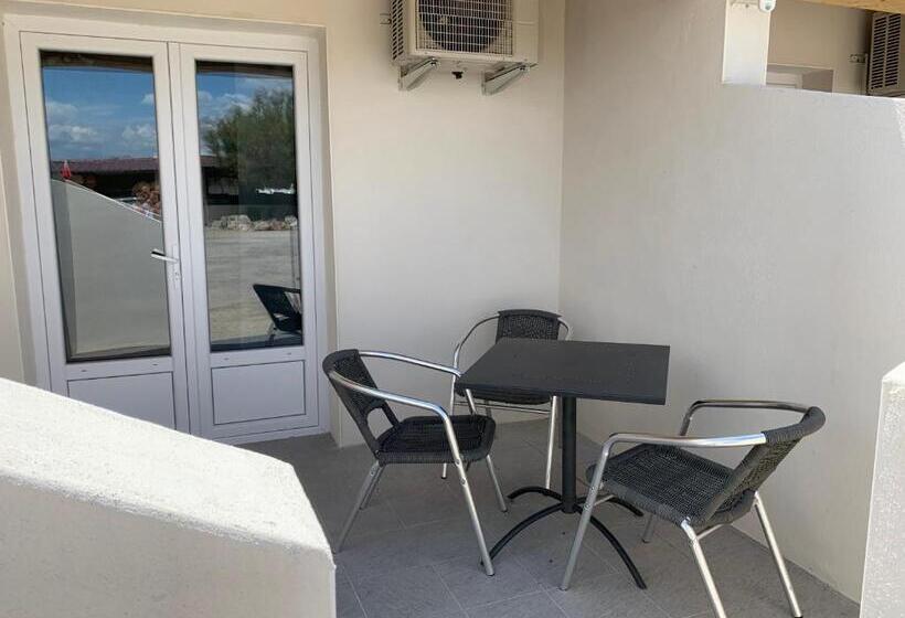 Standard Triple Room with Terrace, Clamador