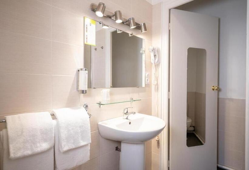 Номер Стандарт Трехместный, Hôtel Mondial