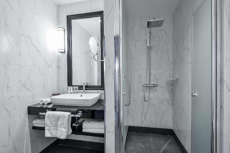 اتاق پرمیوم, Maison Astor Paris, Curio Collection By Hilton