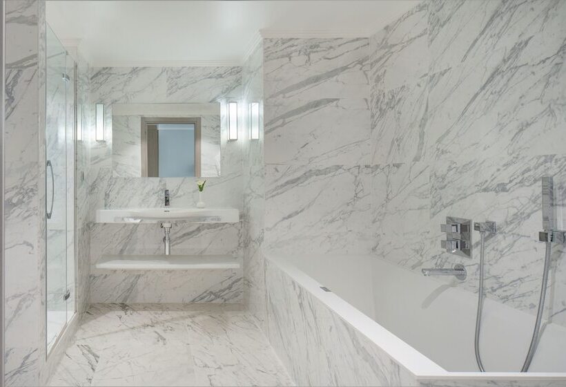 Семейный Номер, Juliana Hotel Cannes