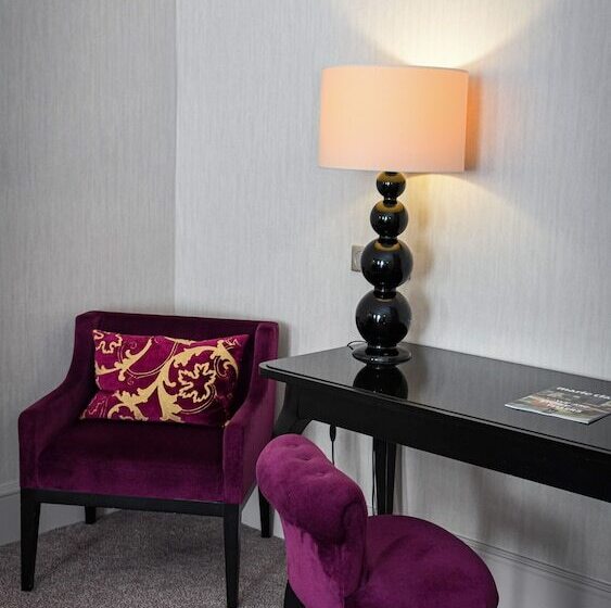 اتاق لوکس با بالکن و چشم‌انداز دریا, Le Grand Hotel De Cabourg   Mgallery Hotel Collection