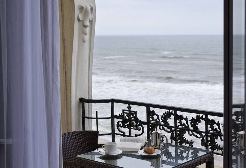 اتاق لوکس با بالکن و چشم‌انداز دریا, Le Grand Hotel De Cabourg   Mgallery Hotel Collection