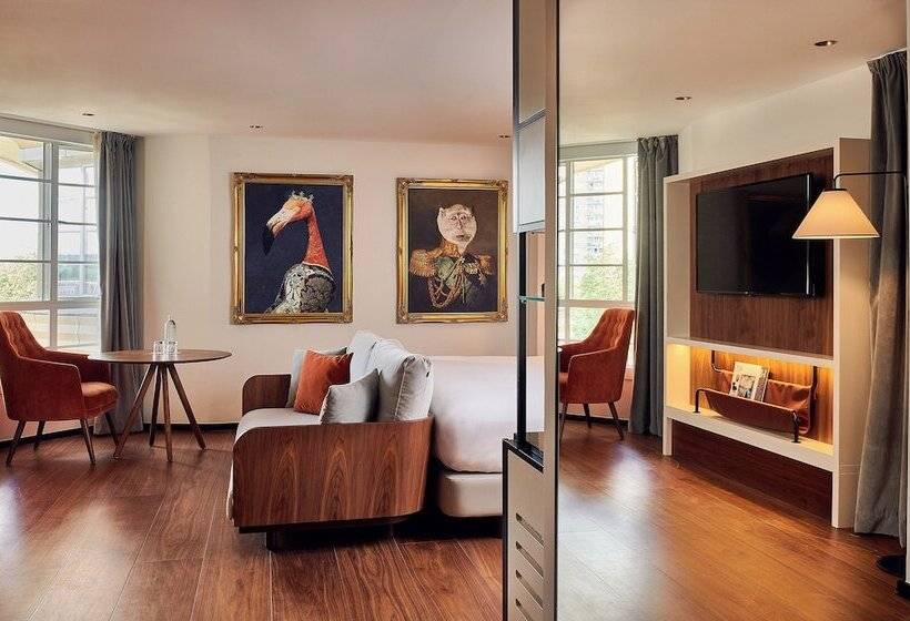 Junior Suite, Melia White House