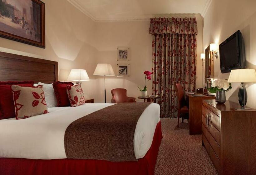 Номер Deluxe, The Royal Horseguards Hotel, London