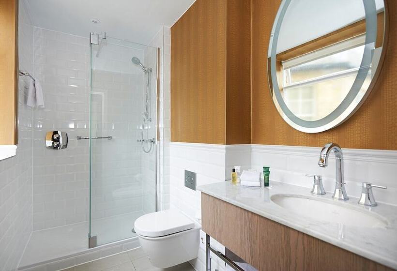 Номер Deluxe, Hilton London Hyde Park