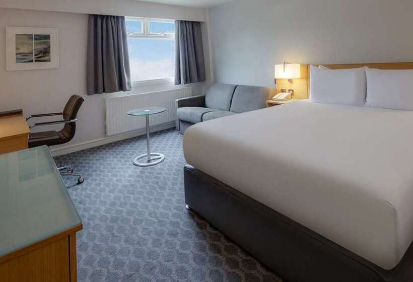 Номер Стандарт, Hilton London Watford