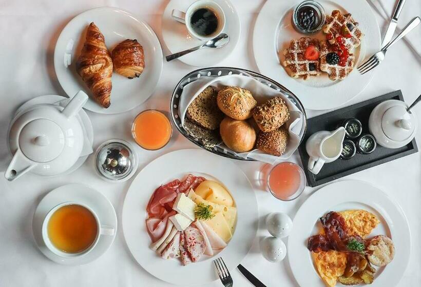Семейный Номер Deluxe, Millennium Hotel And Conference Centre Gloucester London