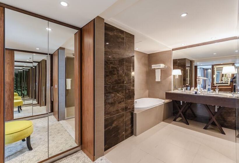 سوئیت پرزیدنت, Radisson Blu Okoume Palace Hotel, Libreville