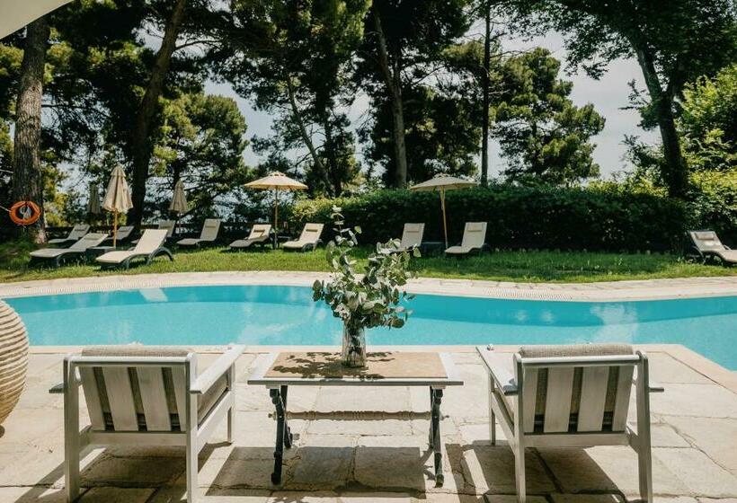 Люкс, Corfu Holiday Palace