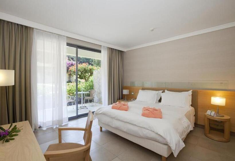 סוויטה משפחתית, Rodos Palace