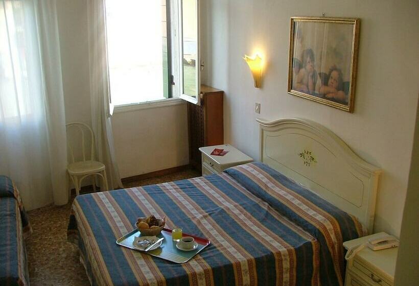 Quarto Triplo Standart, Airone