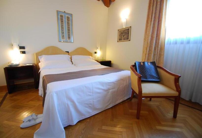Номер Executive, Alla Rocca Hotel Conference & Restaurant