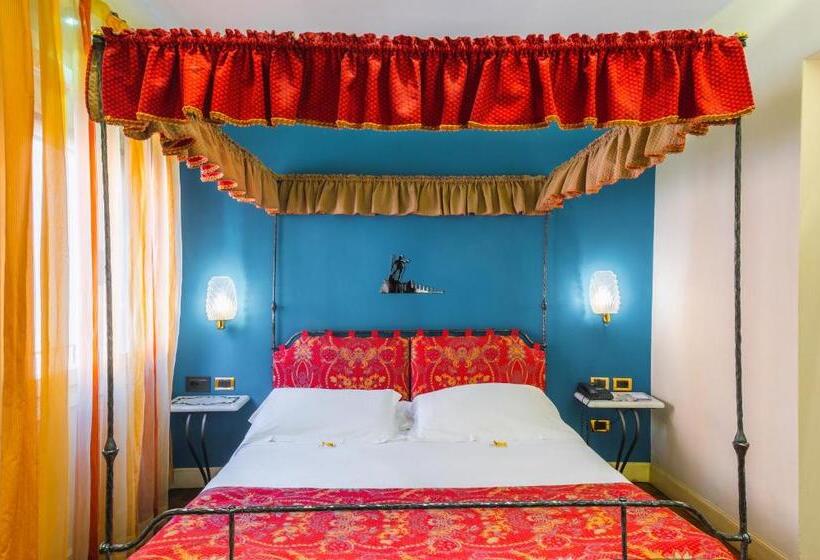 سوییت جونیور, Art Hotel Commercianti