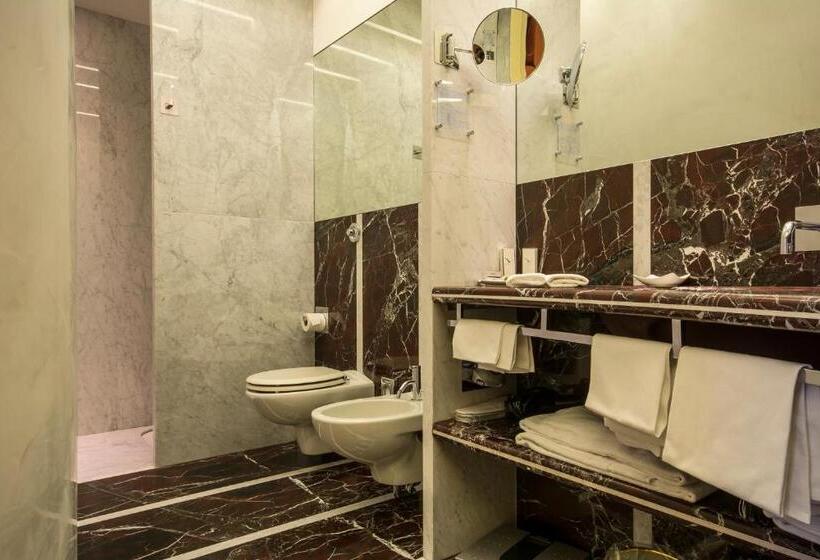سوییت جونیور لوکس, Art Hotel Commercianti