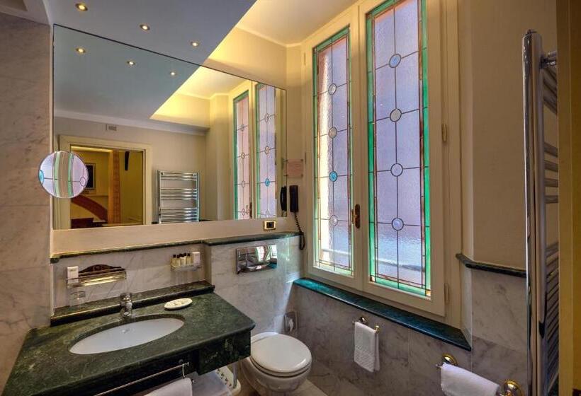 اتاق استاندارد, Art Hotel Commercianti