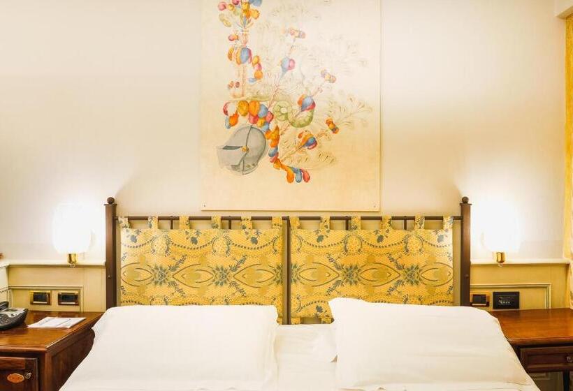 اتاق استاندارد, Art Hotel Commercianti
