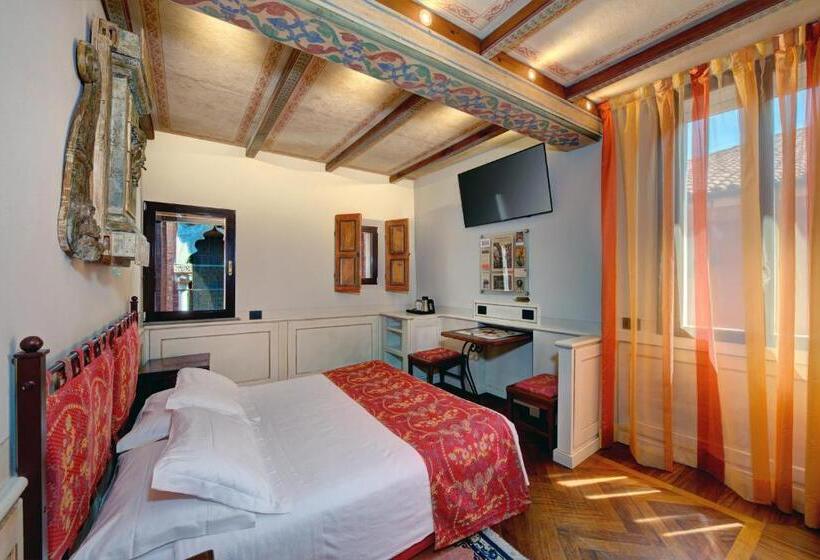 اتاق لوکس, Art Hotel Commercianti