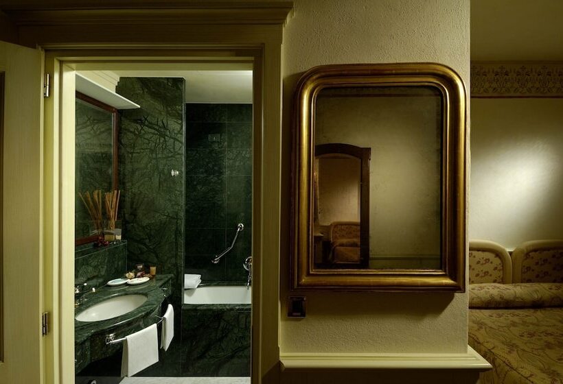 اتاق لوکس, Art Hotel Commercianti