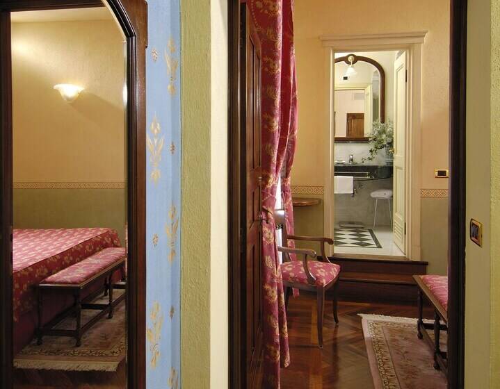 سوییت, Art Hotel Commercianti